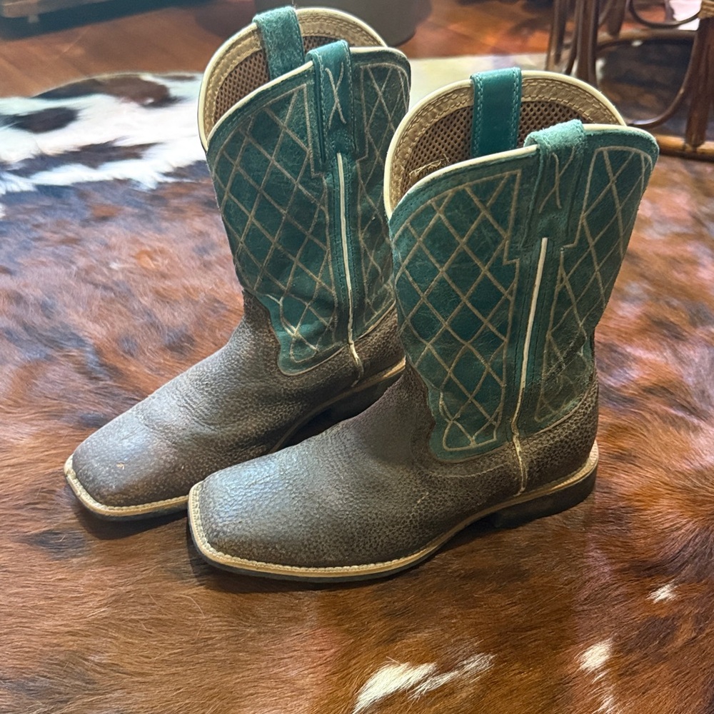 Brown and Teal/Turquoise Cowboy Boots Size 2.5-3